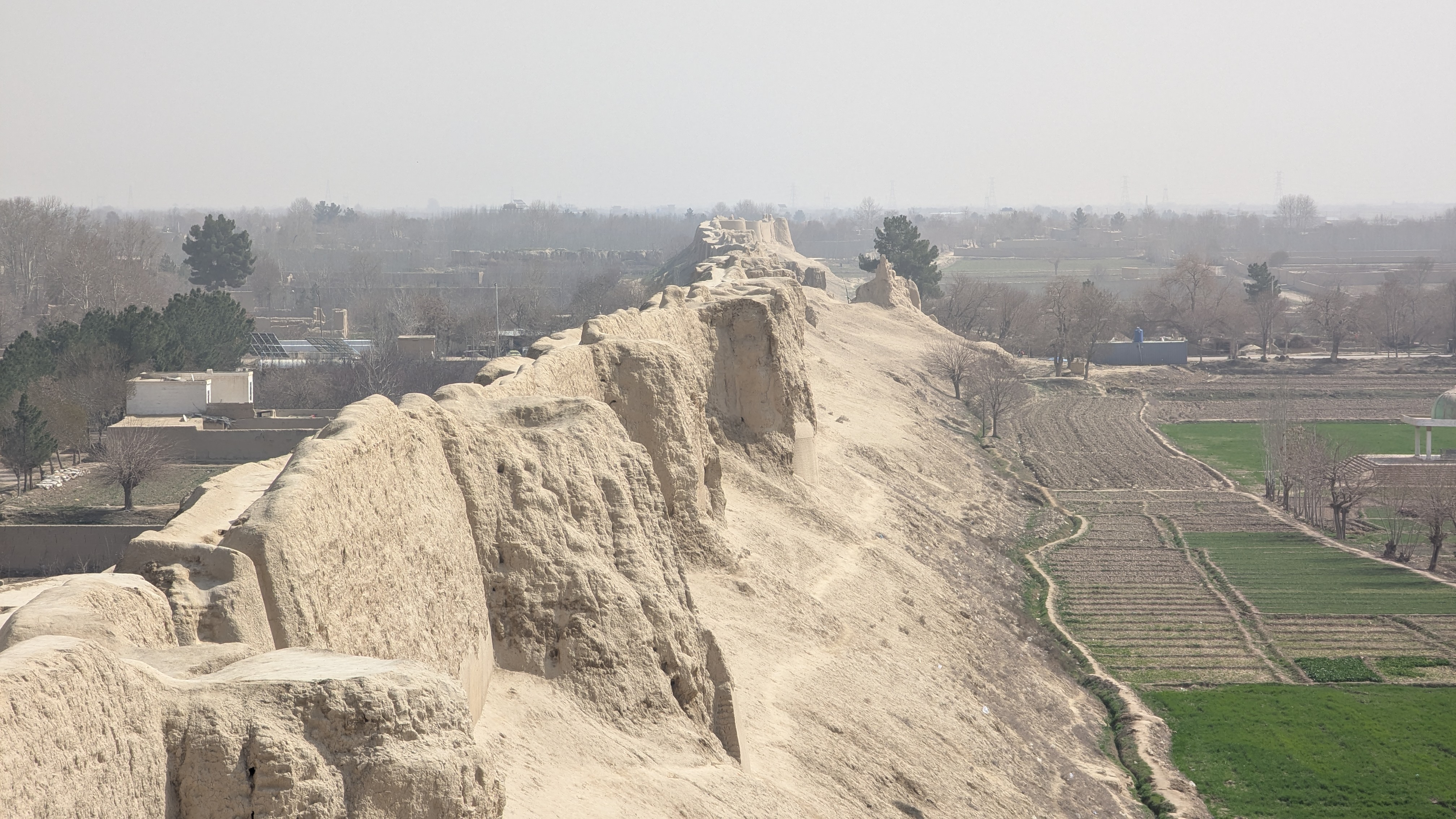 Wallpaper: afghanistan_baulk_walls.jpg