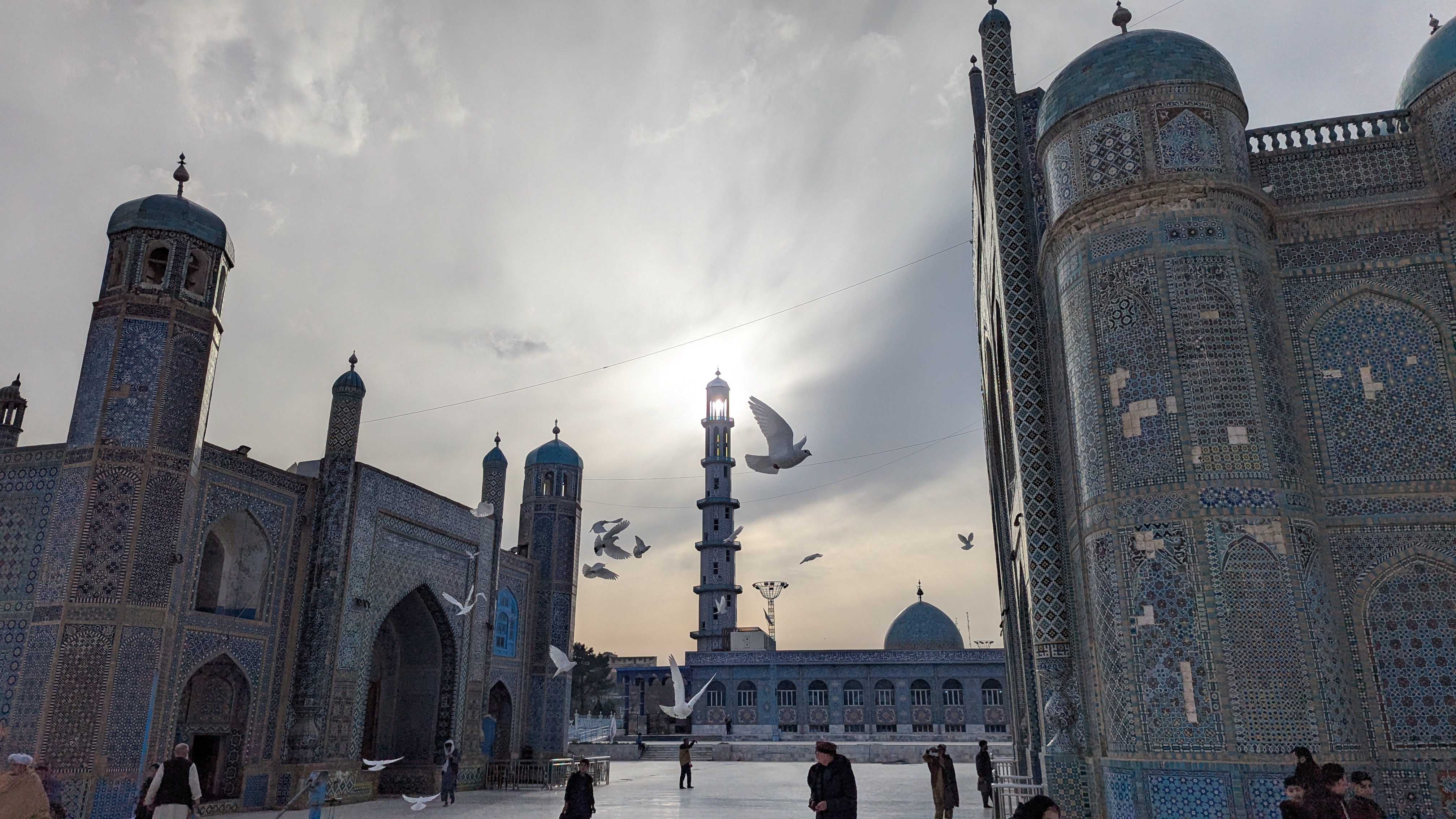 Wallpaper: afghanistan_mazar-e-sharif_blue_mosque.jpg