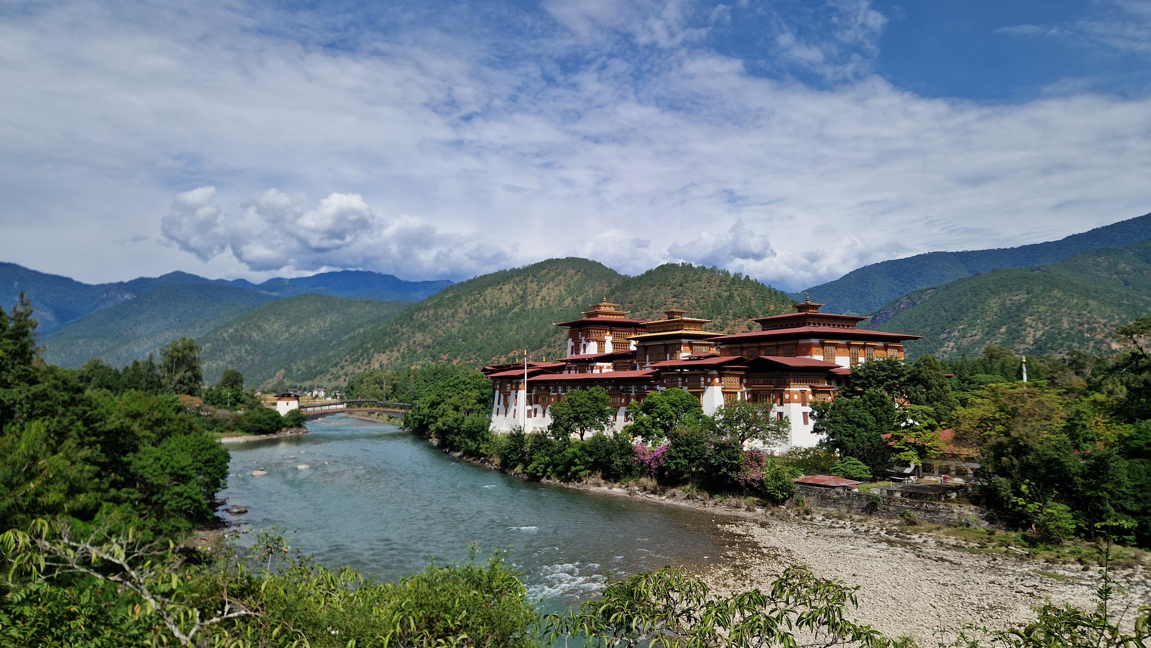 Wallpaper: bhutan_admin.jpg
