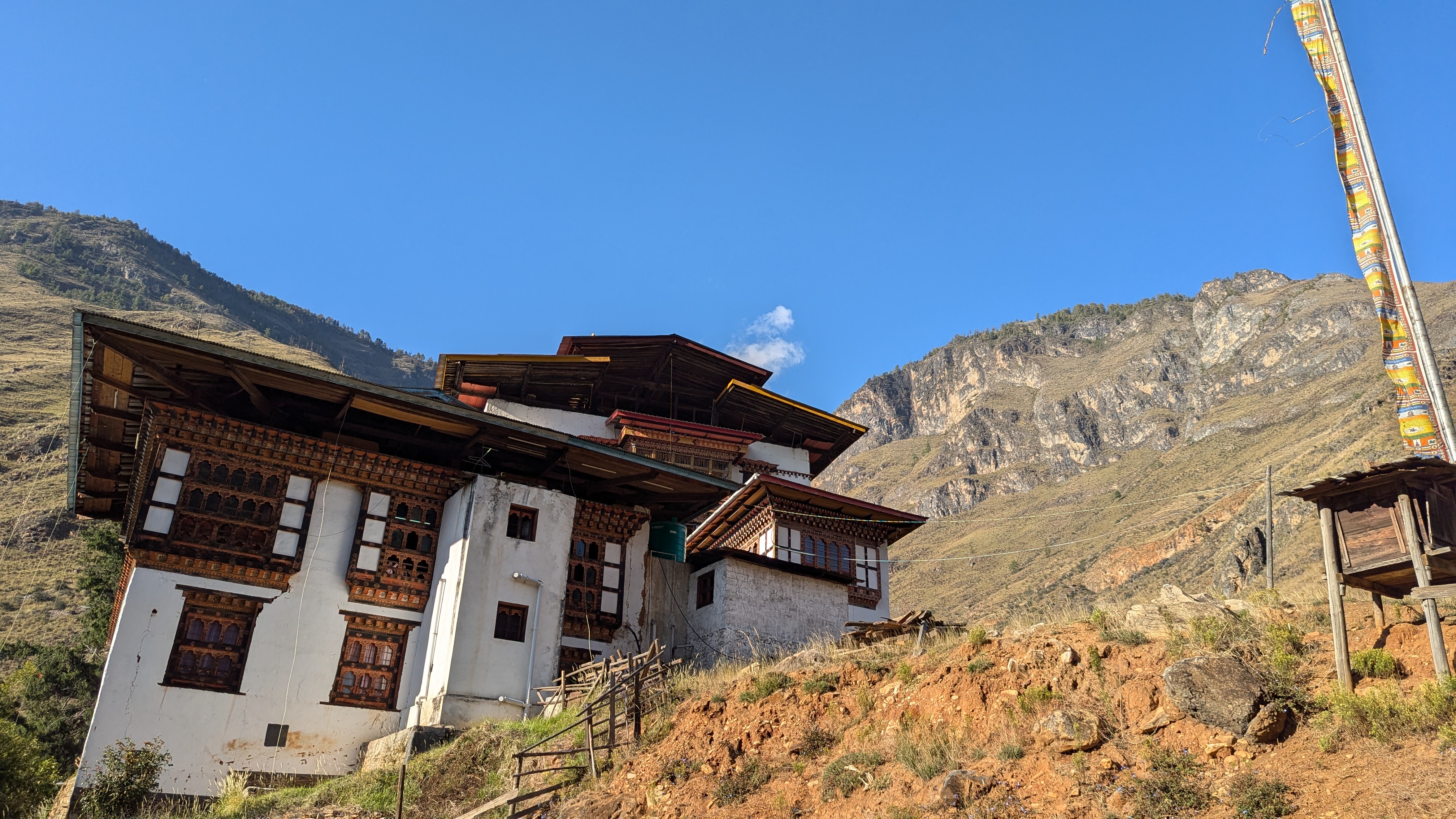 Wallpaper: bhutan_family_home.jpg