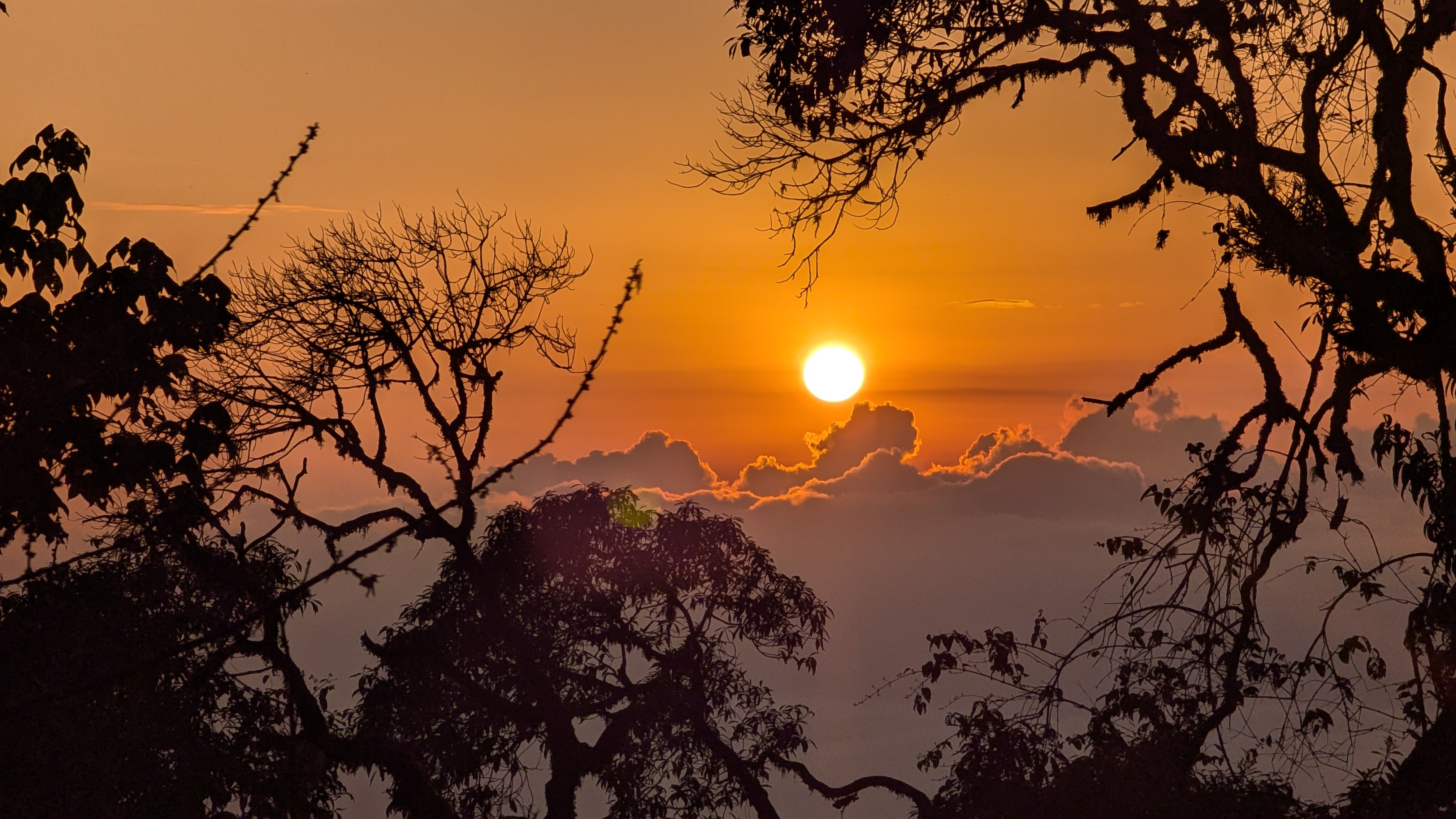 Wallpaper: bhutan_sunset.jpg